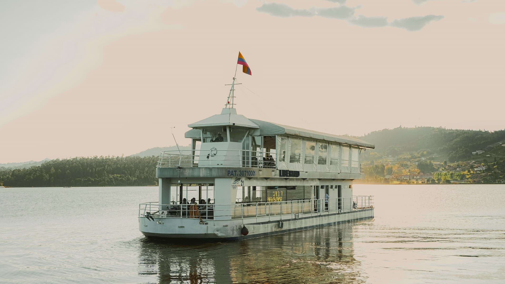 Top-Rated Lake Travis Boat Tours in Texas, USA